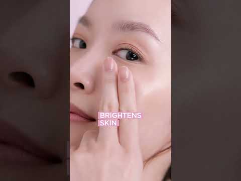 L'Oreal Paris Glycolic Bright Instant Glowing Serum, Reduces 57% Dark Spots, 15ml - Anti-Dark, Spot Brightening Face Serum